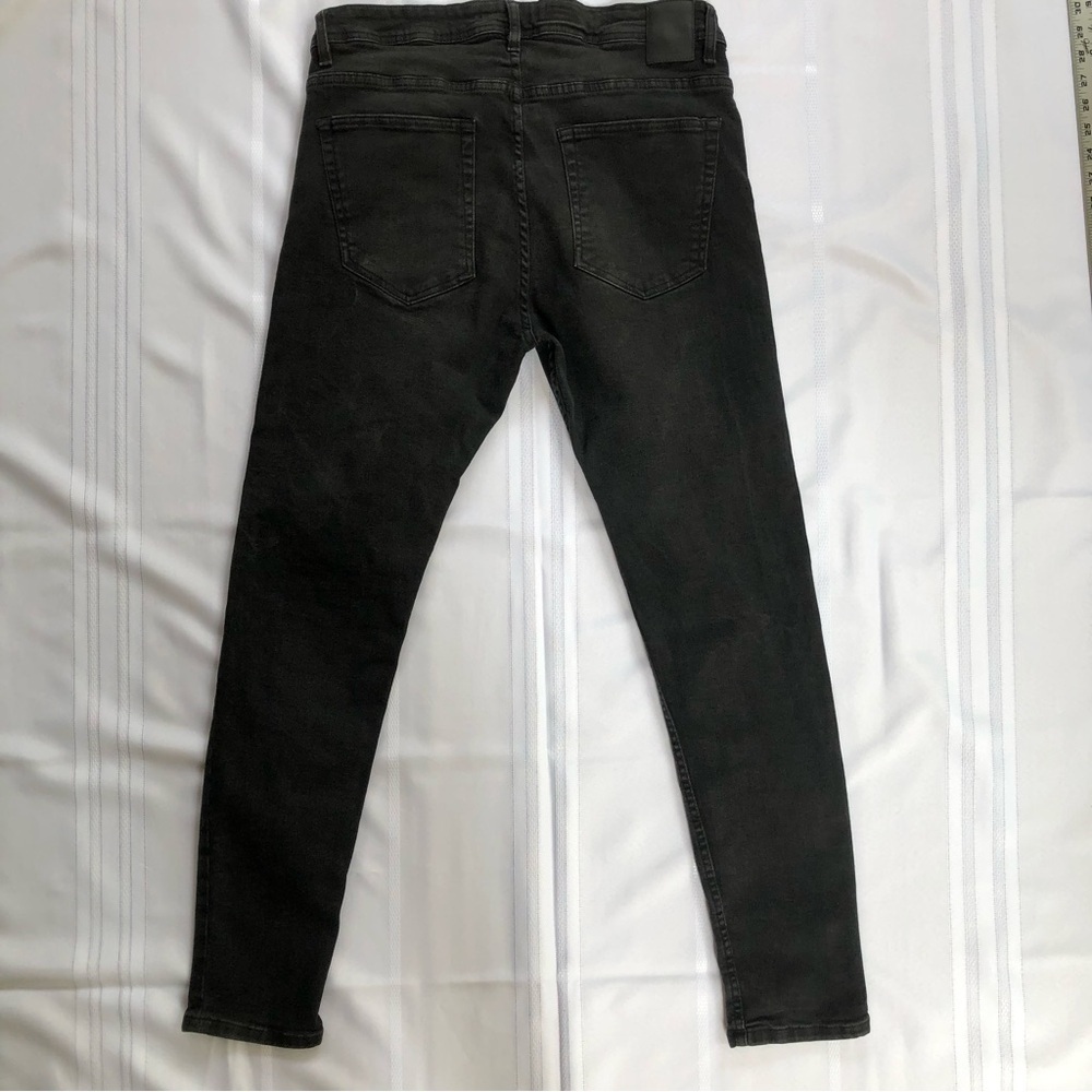 Zara Black Denim Straight Leg Jeans with Some Stretch! Size 36 - Picture 2 of 9